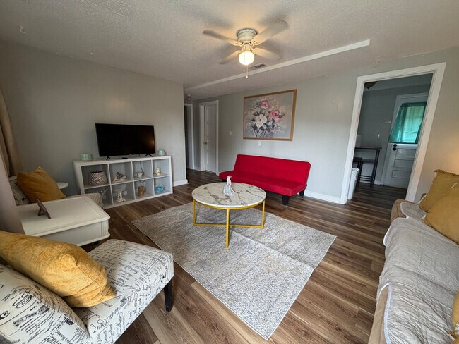 Foto del edificio - 2300 N Patterson St