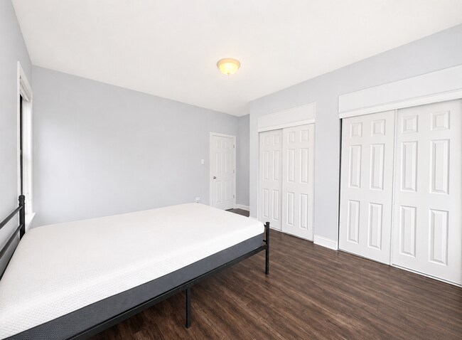 Foto del edificio - 5300 S Shore Dr