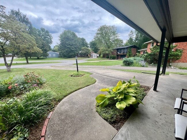 Building Photo - 6710 Green Meadow Ct