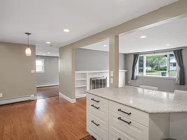 Building Photo - Welcome to this charming one-level ranch i...