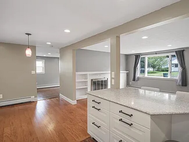 Foto del edificio - Welcome to this charming one-level ranch i...