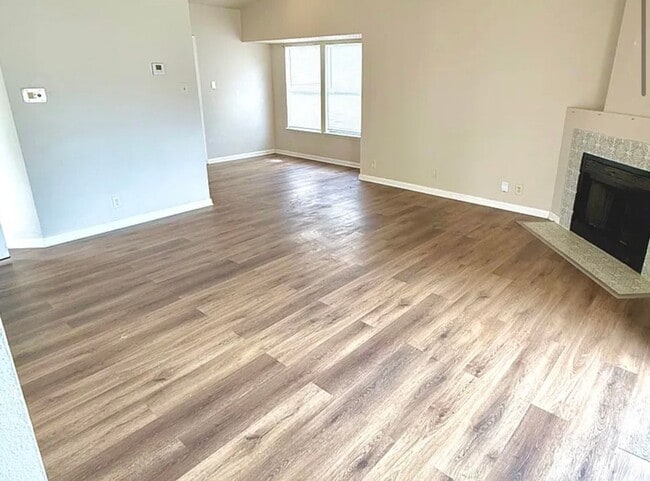 Building Photo - 8425 Dixon Ridge Dr