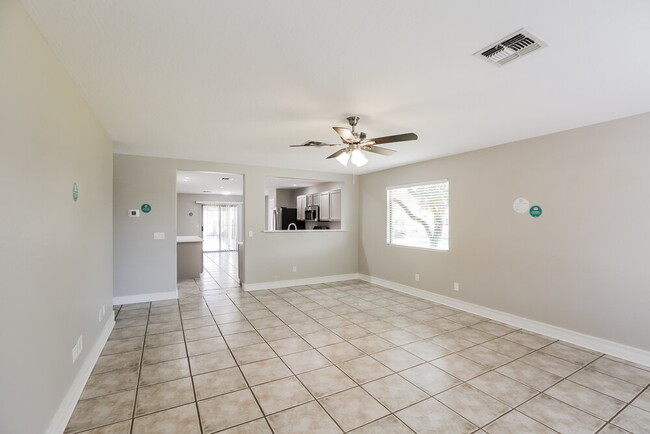 Building Photo - 16140 W Boca Raton Rd