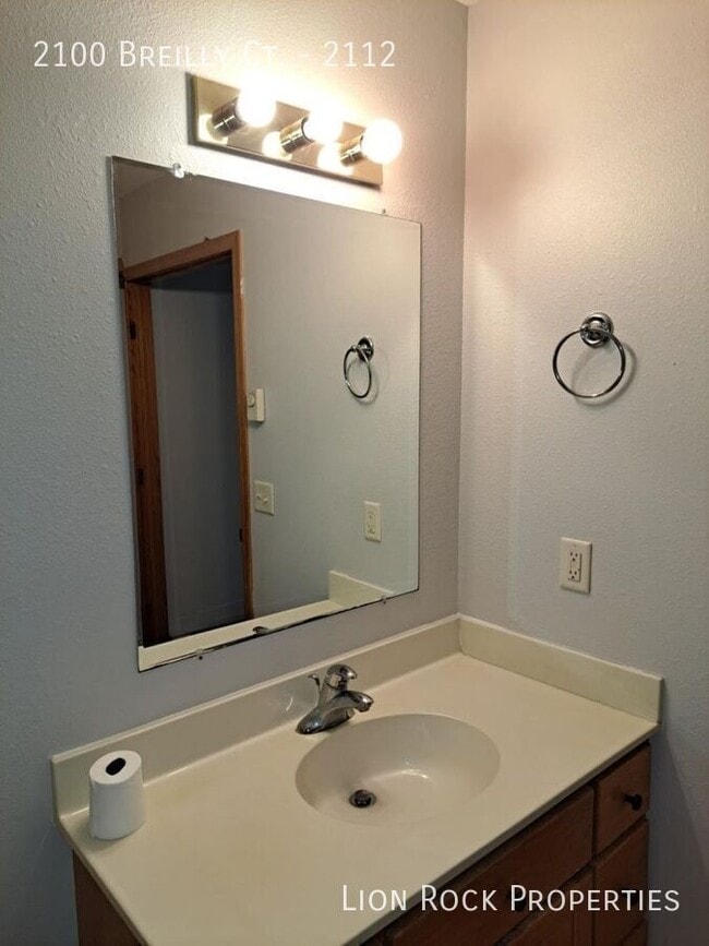 Building Photo - 2100 Breilly Ct