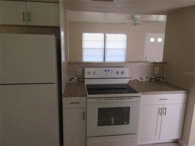 Foto del edificio - 979 Roseway Terrace NW