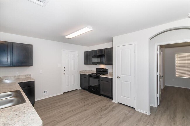 Building Photo - 2761 Madison Ct