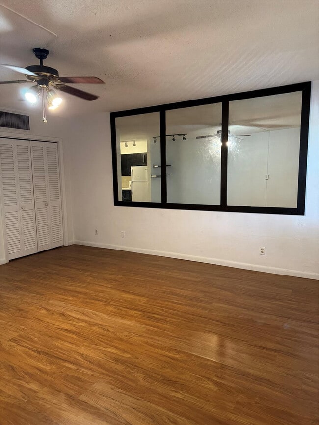 Foto del edificio - 6200 NE 22nd Way