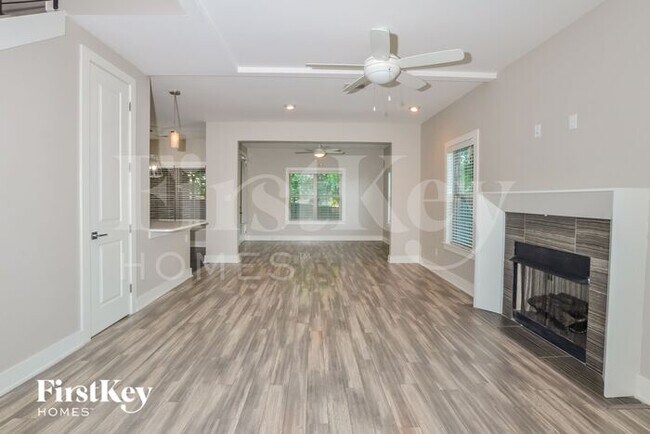 Foto del edificio - 6362 Garrison Ln