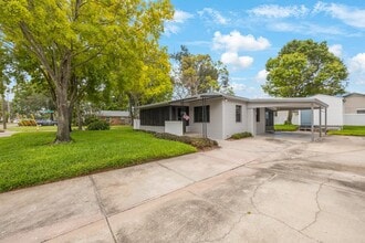 Building Photo - 8415 Riverside Dr NE