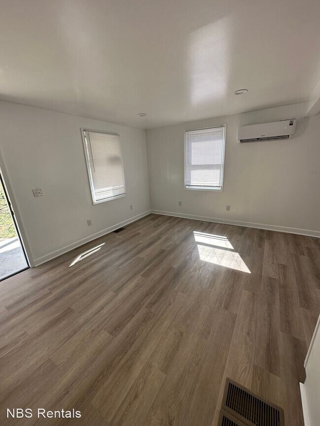 Building Photo - 2 br, 1 bath House - 949 Lynch Road