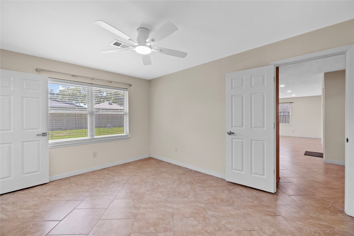 Foto del edificio - 10055 Westview Dr