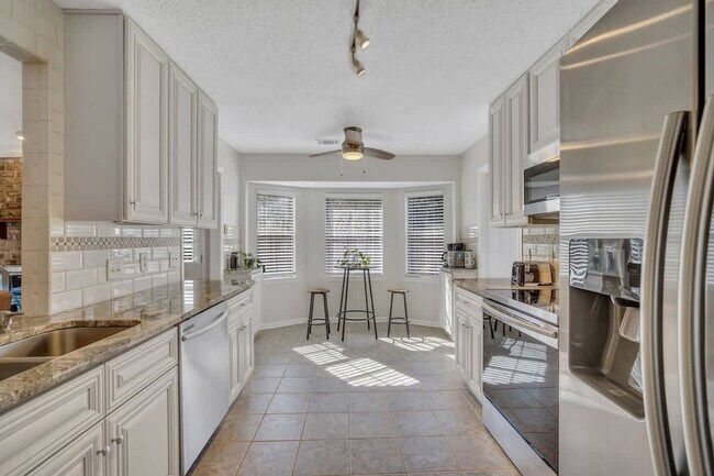 Foto del edificio - 313 Manden Rd