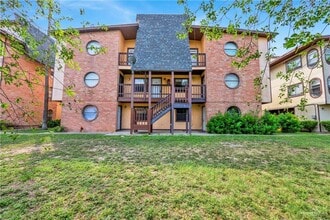Building Photo - 27 S 23rd St