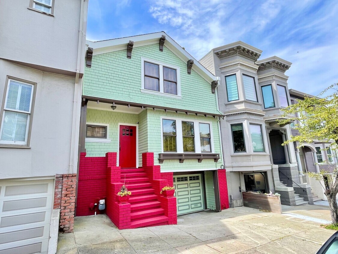 Primary Photo - 4BD/3 BA Traditional Cole Valley Home - Vi...