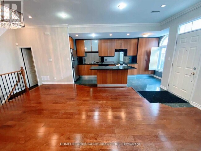 Building Photo - 16-116 Humberstone Dr