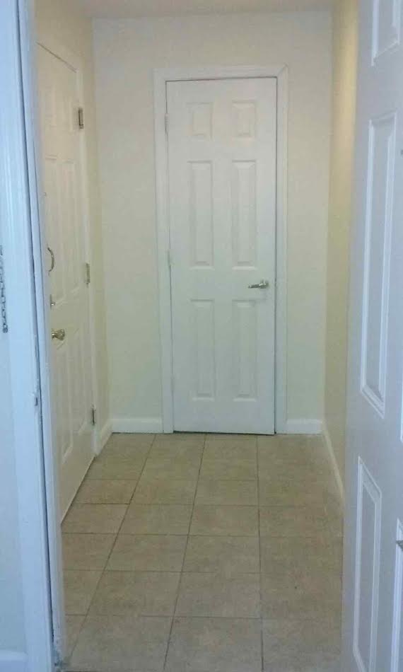 Building Photo - 2542 White Plains Rd