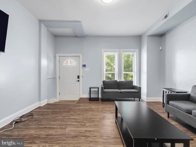 Building Photo - 1713 E Lafayette Ave