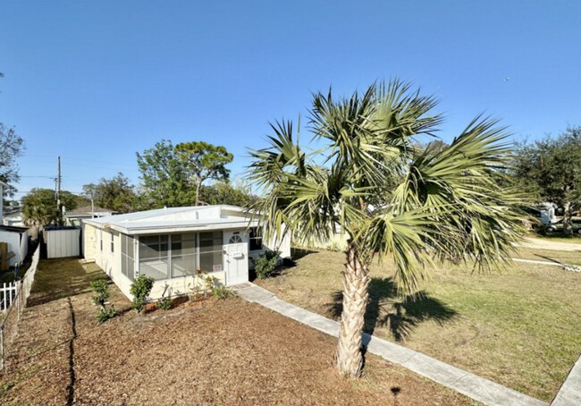 Foto del edificio - 5566 Kelly Dr N