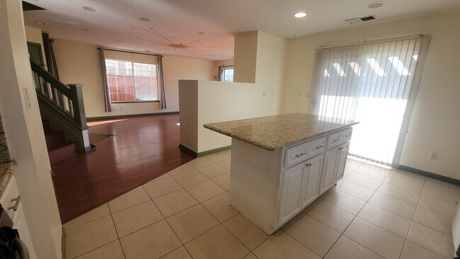 Foto del edificio - 1537 Hermocilla Way