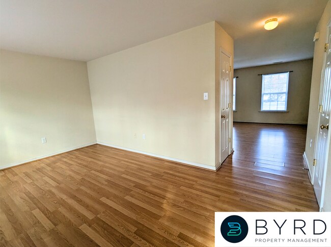 Foto del edificio - 7625 Fern Hollow Dr