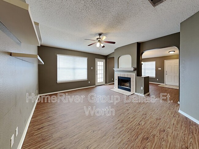Building Photo - 4337 Apple Dr