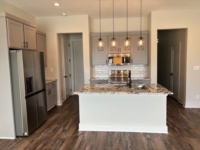 Building Photo - 3355 Skyview Dr