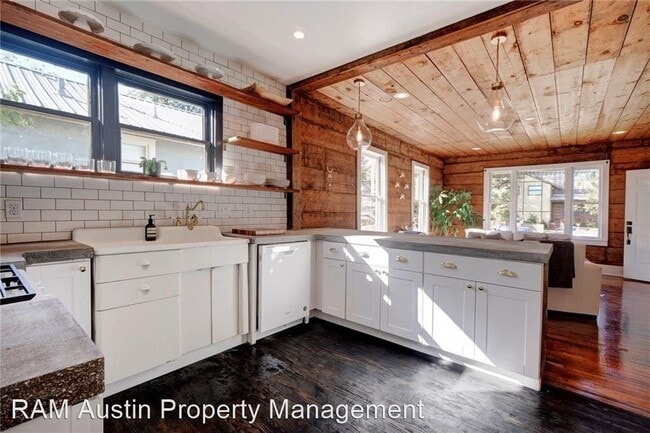 Building Photo - 3 br, 2 bath House - 1907 East 18th Street...
