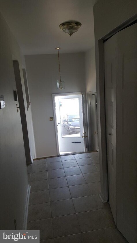 Primary Photo - 3546 Cherry Hill Ct