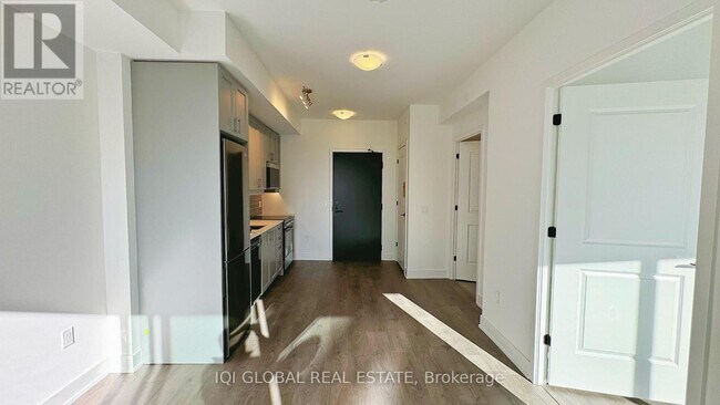 Photo du bâtiment - 2343 Khalsa Gate