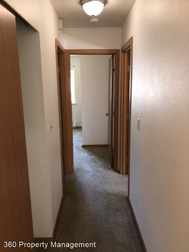 6565 NW Crosby Ave, Oak Harbor, WA 98277 Room for Rent in Oak Harbor