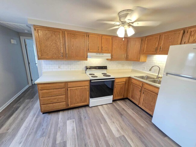 Foto del edificio - 923 Rose Hill Ave