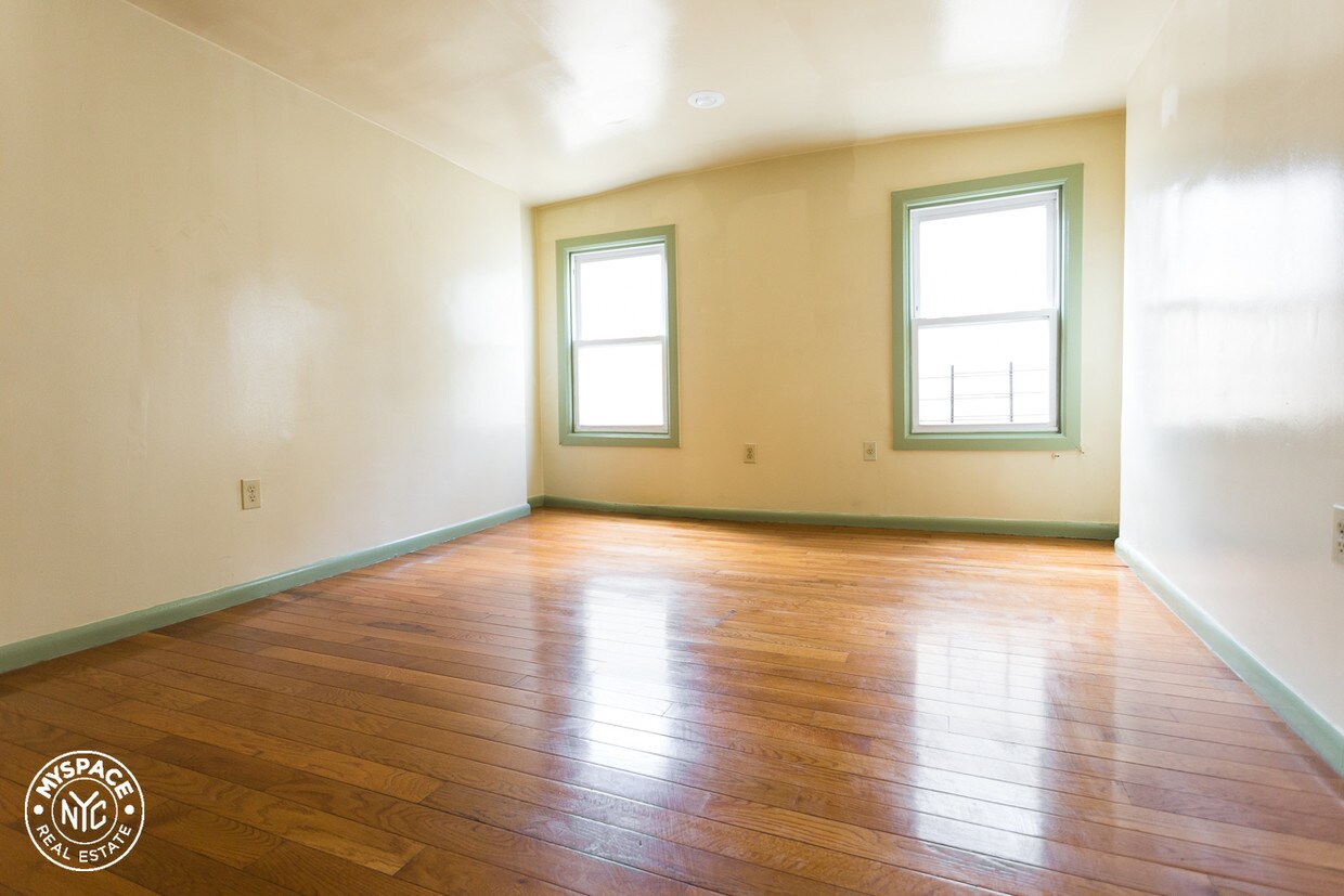 Foto principal - 24 Jefferson St