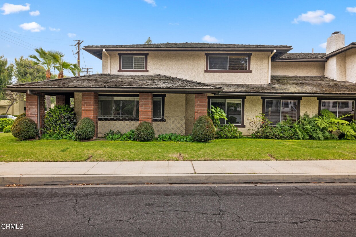 Primary Photo - 1103 La Cadena Ave