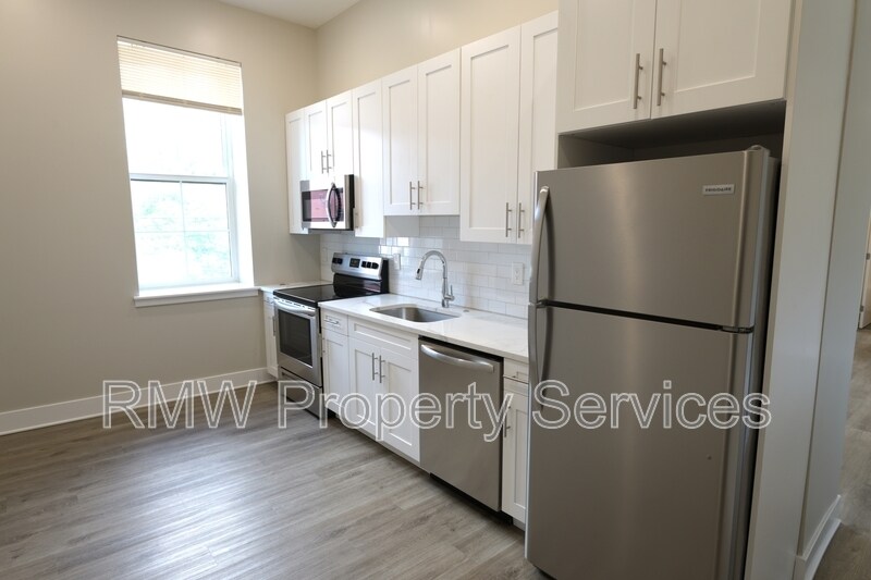 Primary Photo - 4000 W Girard Ave
