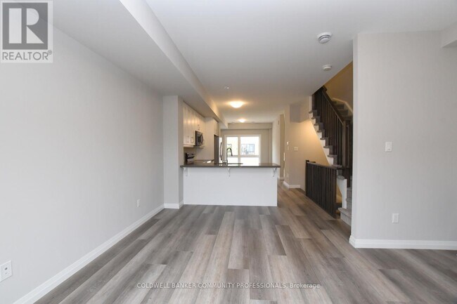 Building Photo - 720 Grey St