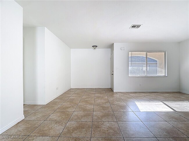 Building Photo - 1107 Cape Coral Pkwy W