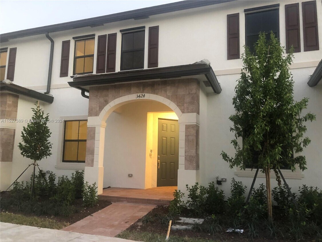 Primary Photo - 3424 W 113th St