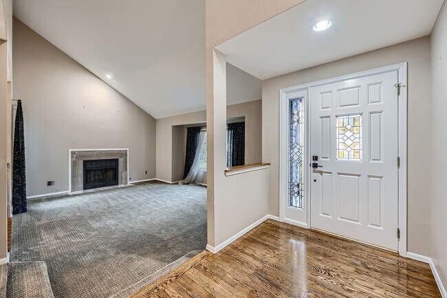 Building Photo - Sammamish Home