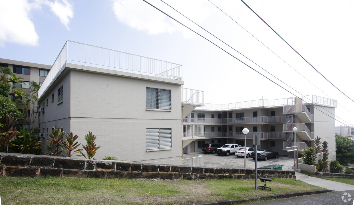 Primary Photo - Punchbowl Plaza