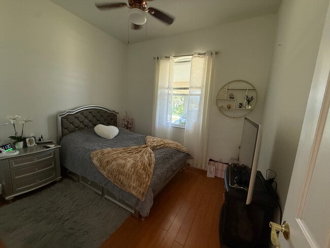 Building Photo - 317 Santurce Ave
