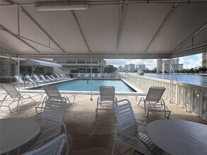 Building Photo - 1817 S Ocean Dr