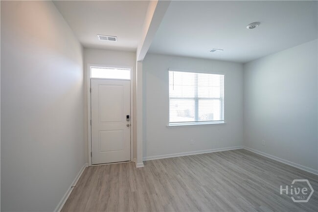 Building Photo - 122 Kraft Kove