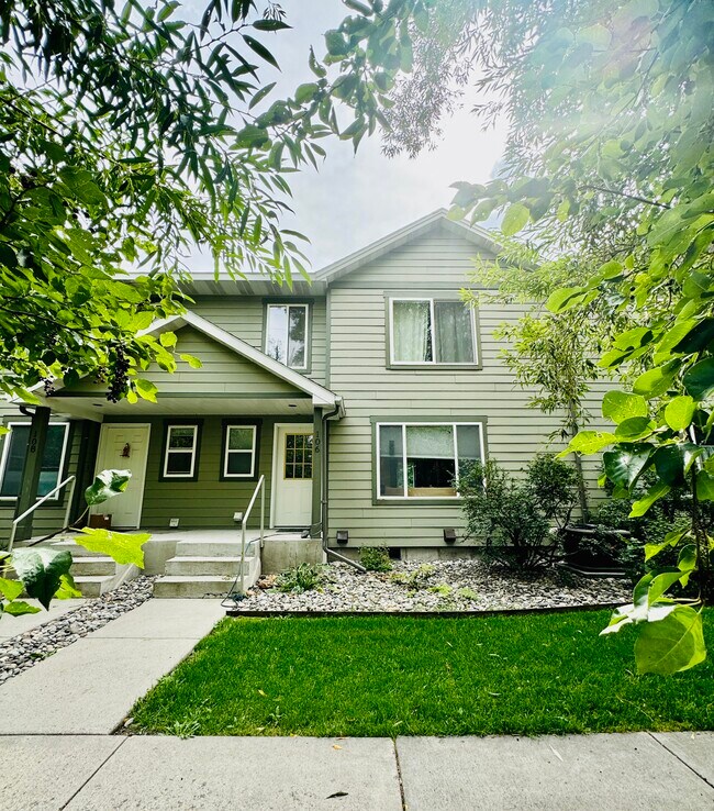 Foto del edificio - 106 E College St