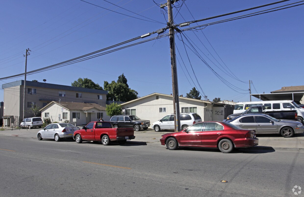828830 Garner Ave, Salinas, CA 93905 Apartments in Salinas, CA