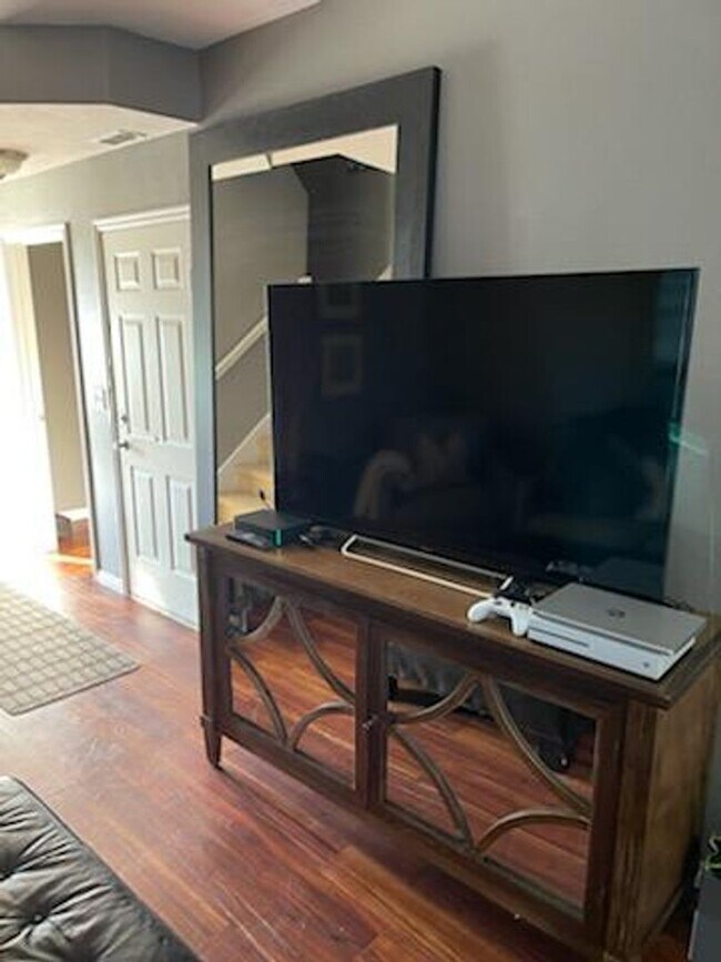 Building Photo - Three Bedroom Townhome in Herriman!!