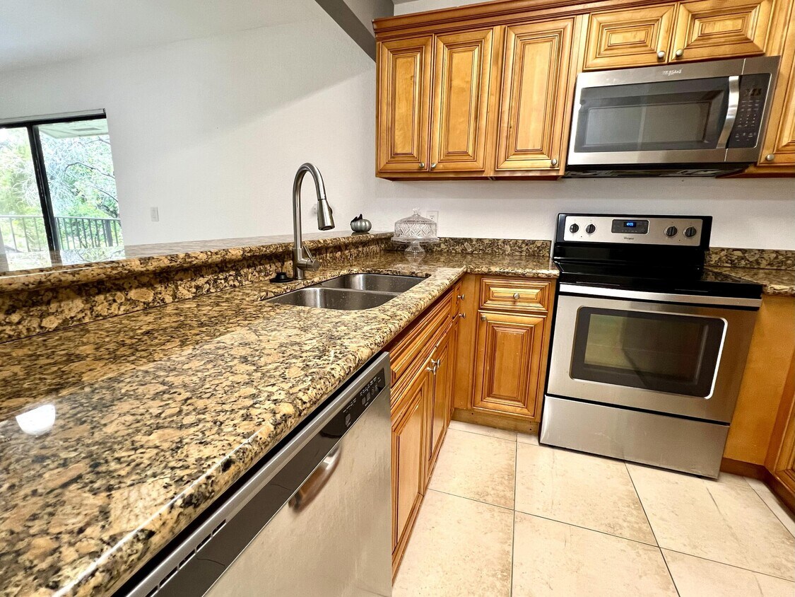 Foto principal - 1581 Balfour Point Dr