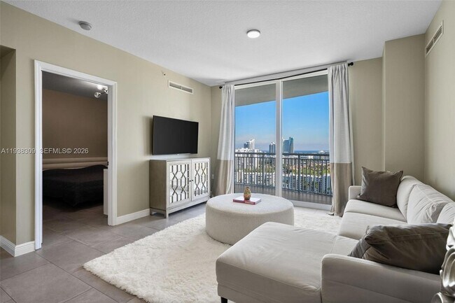 Foto del edificio - 1755 E Hallandale Beach Blvd