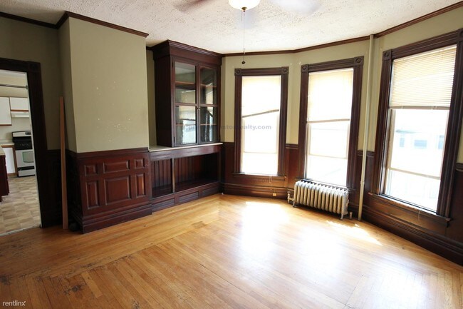 Building Photo - 56 Henshaw St