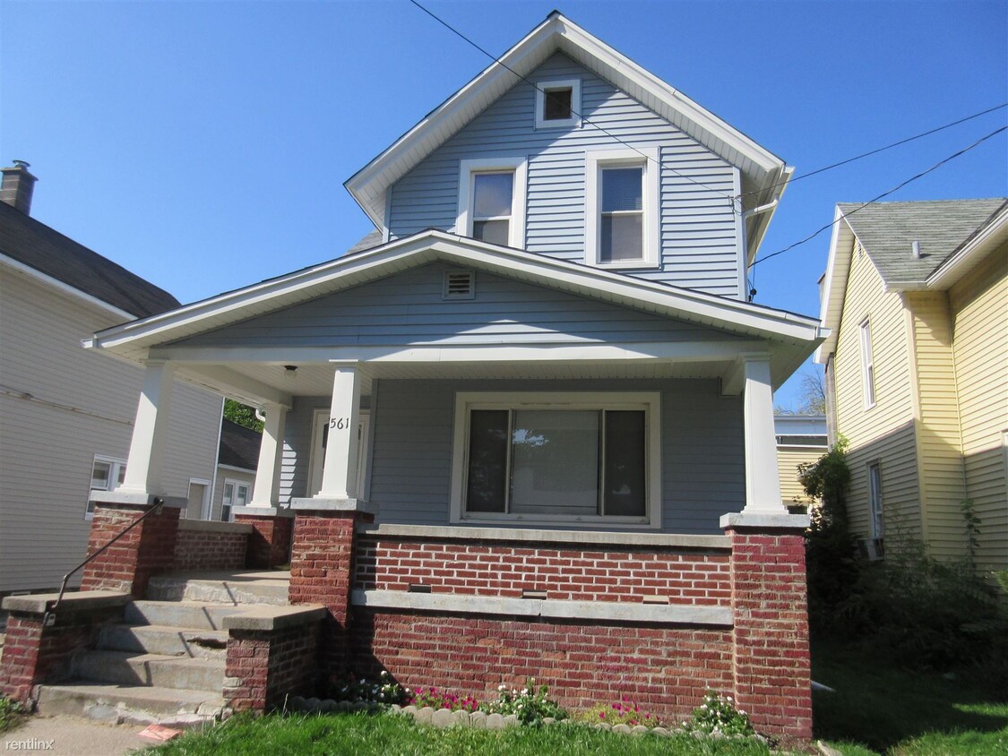 Primary Photo - 3 br, 1 bath House - 561 Milwaukee Ave NW