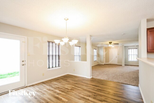 Building Photo - 12851 Old Glory Dr